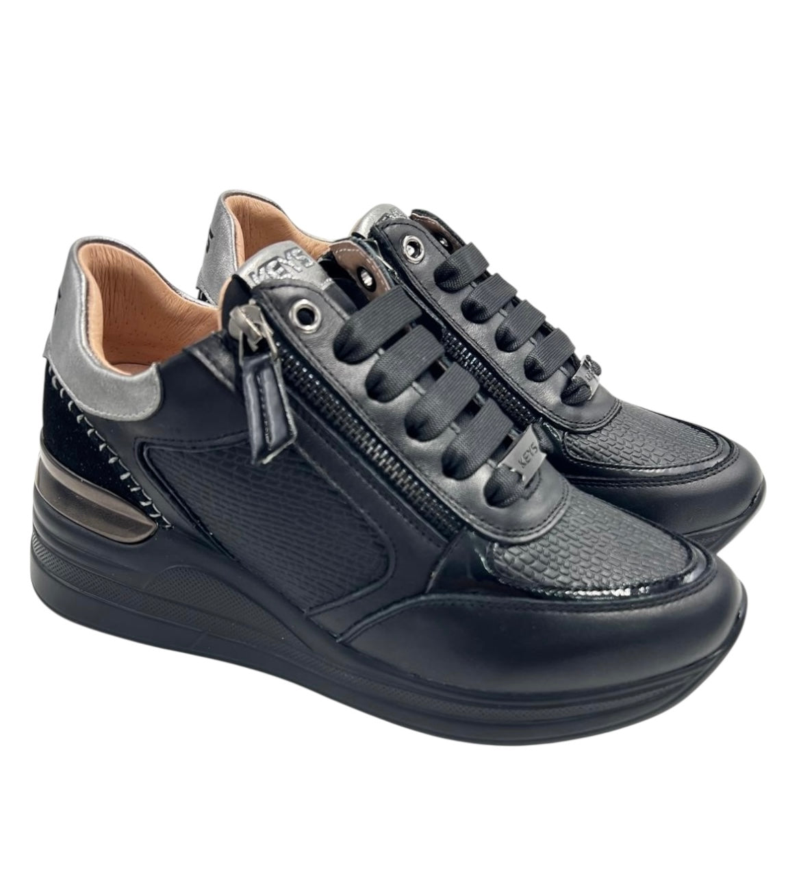 SNEAKERS KEYS K-11243