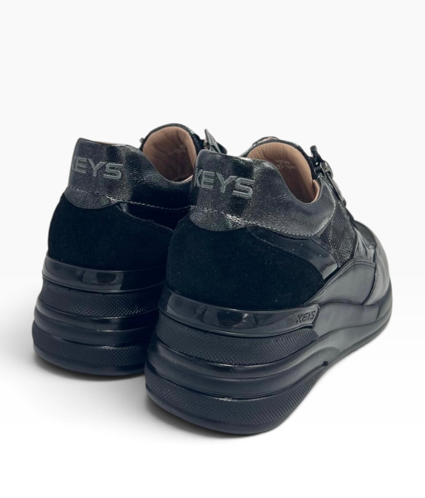 SNEAKERS KEYS K-11222