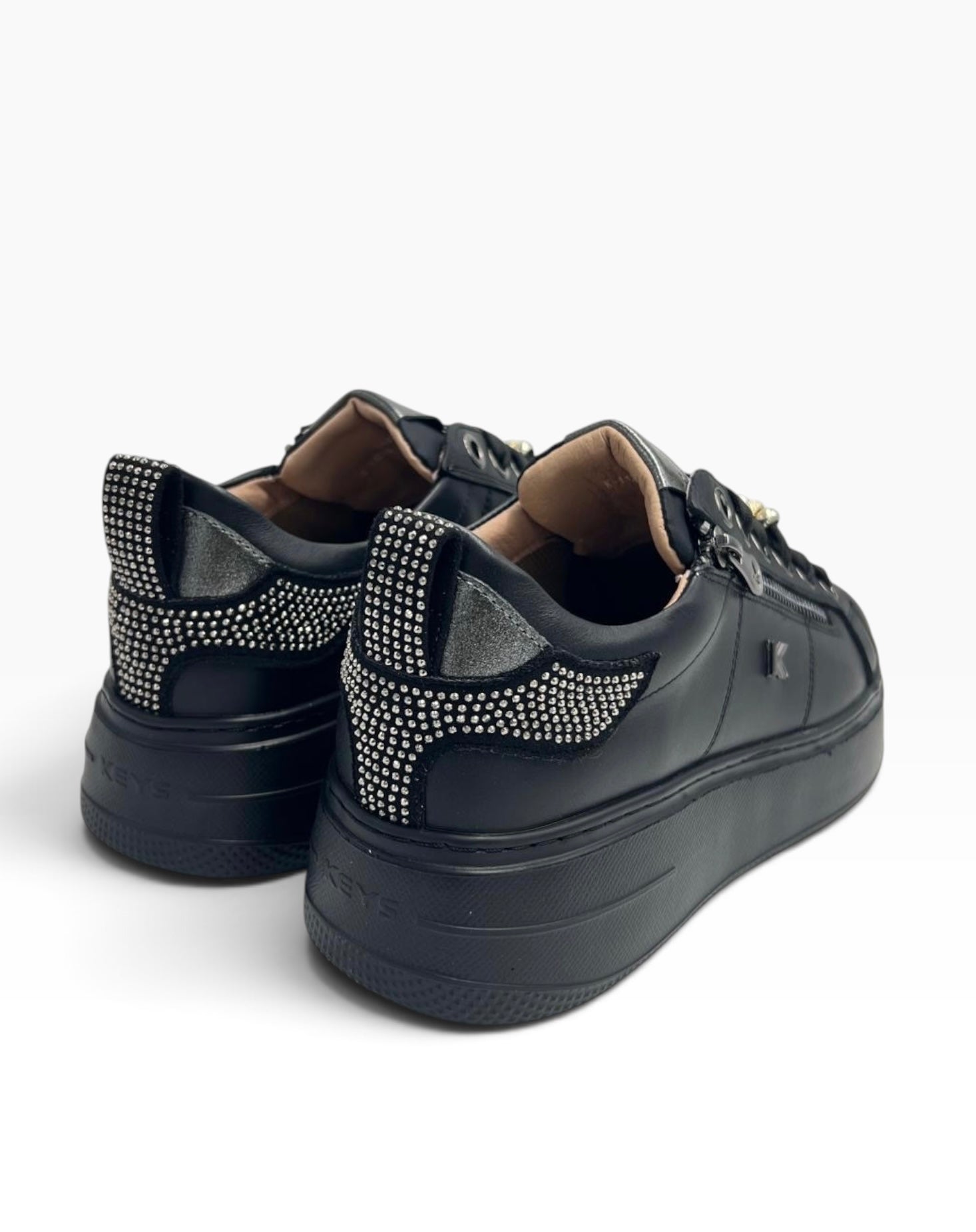 SNEAKERS KEYS K-11212