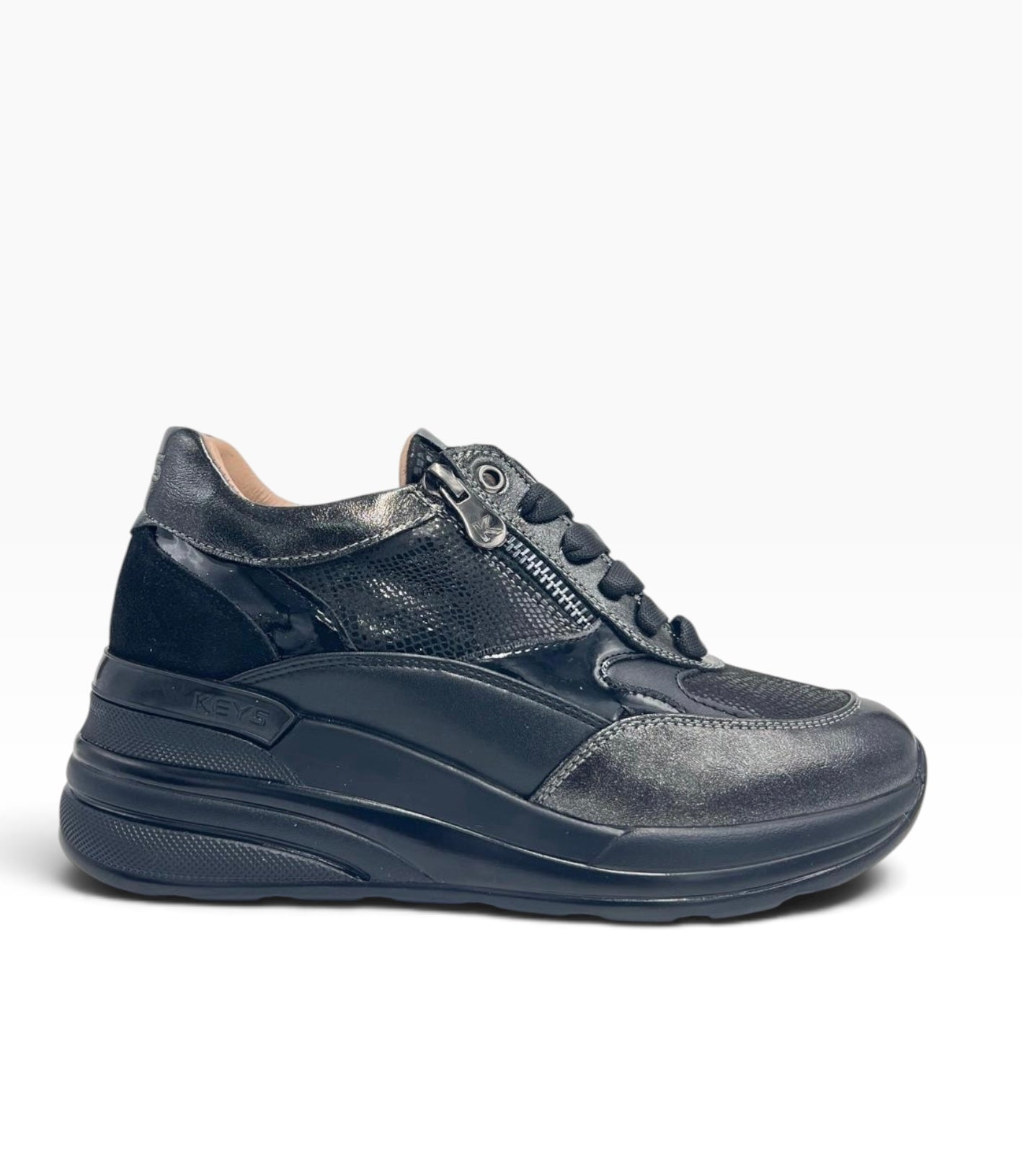 SNEAKERS KEYS K-11222